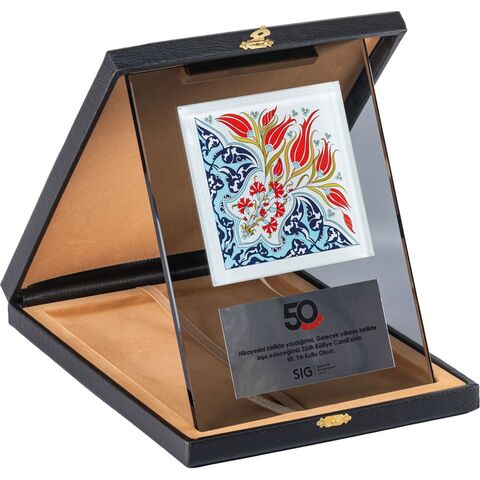 EKT-740 Kutulu Kristal Plaket  18 x 24 cm